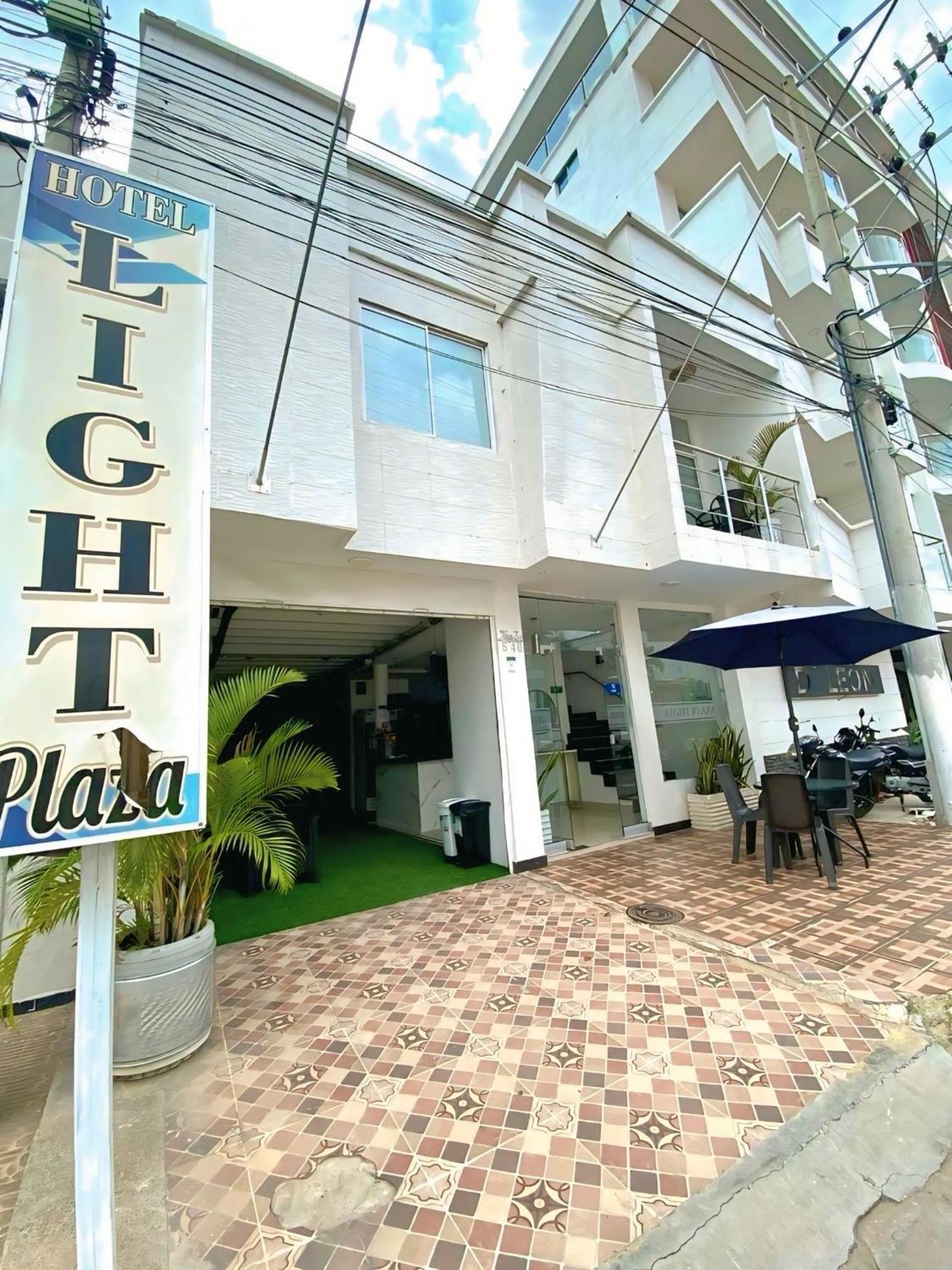 Hotel Light Plaza 아과치카 외부 사진